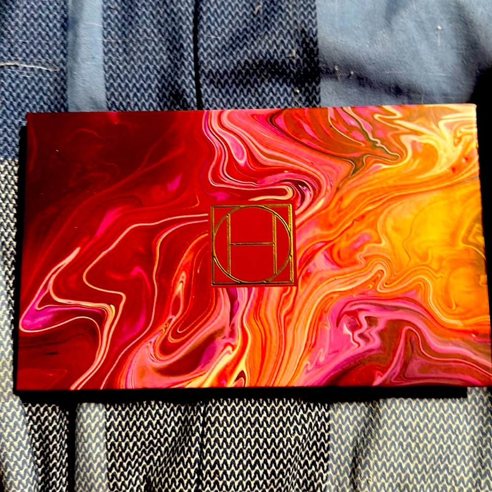 HIPDOT ZION PRESSED PIGMENT PALETTE BRAND NEW!